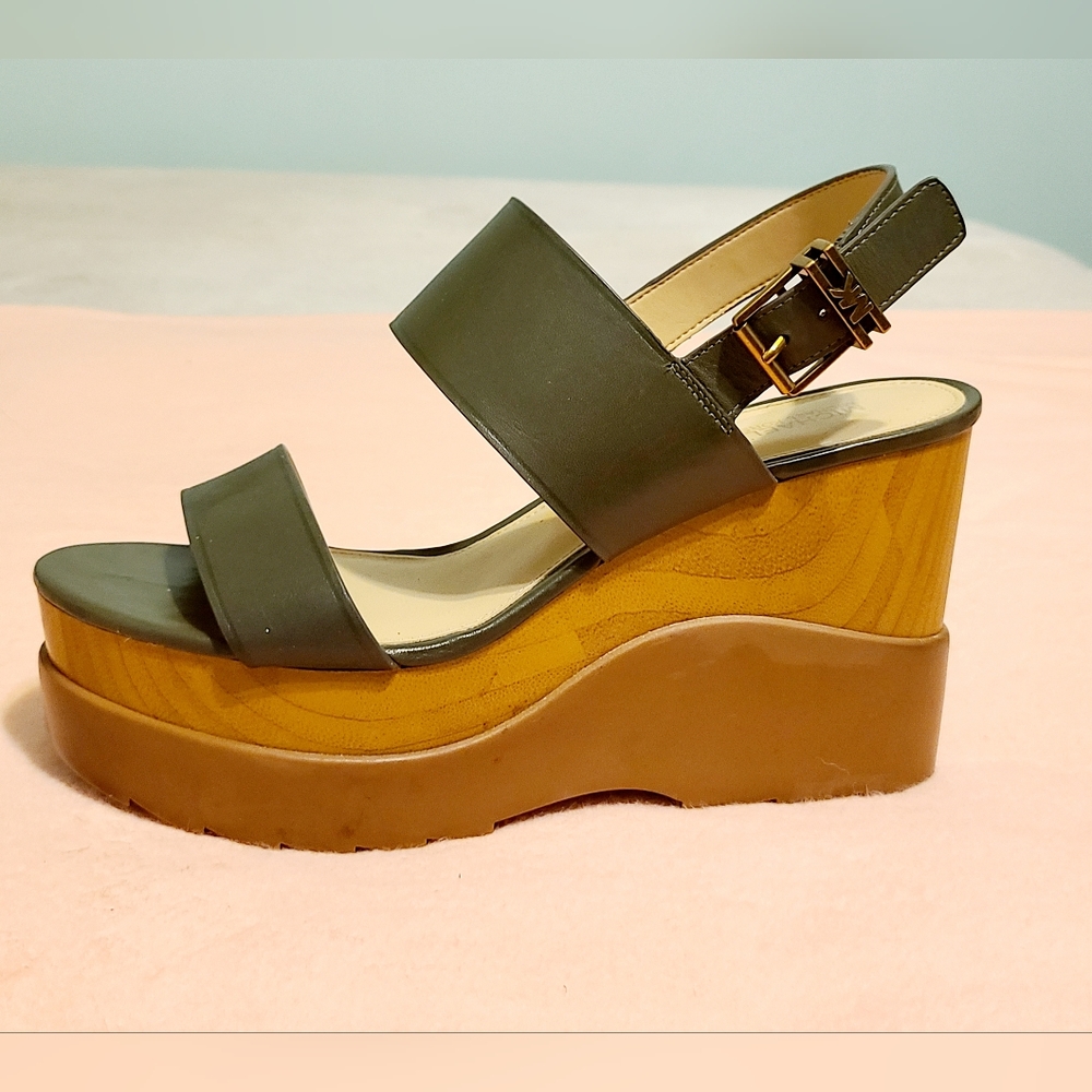 MICHAEL KORS sz 8.5 - Picture 13 of 14